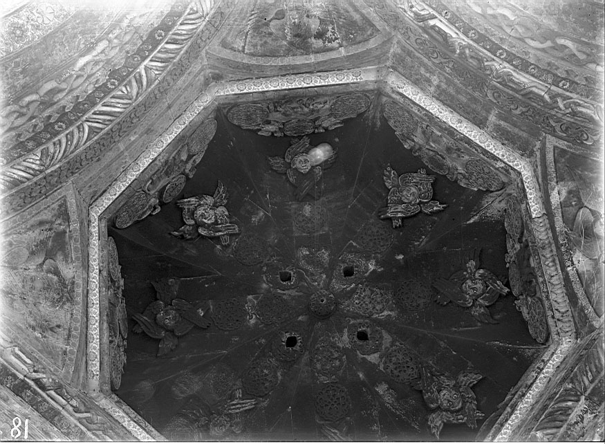 Էջմիածնի Մայր տաճարի զանգակատան գմբեթը