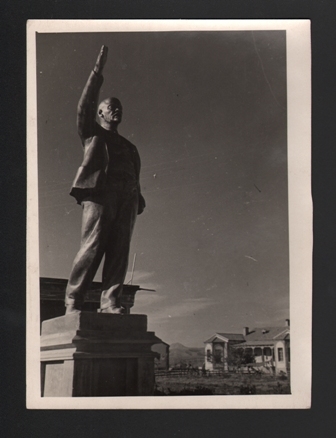 Լենինի արձանը