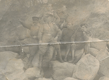 Հայրենական պատերազմի մասնակիցներ (ձախից առաջինը Աշխարհբեկ Ղազարյանն է)