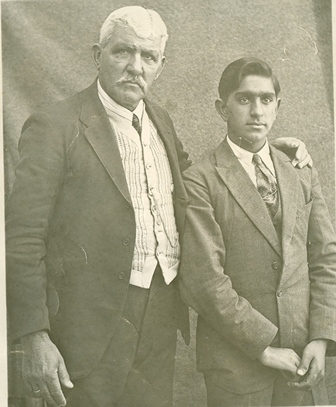 Սարգիս Մարտիրոսյանը որդու՝ Հովսեփի հետ