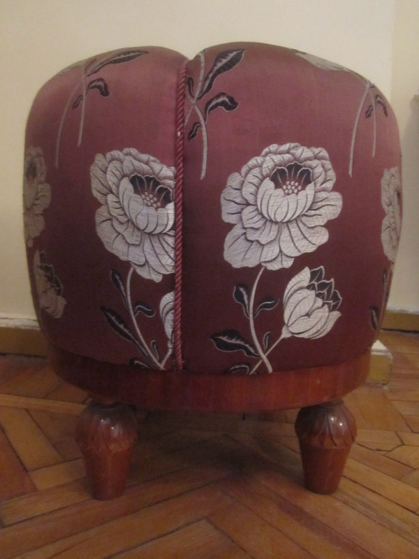Փափուկ աթոռ (пуфик)՝ Արամ Խաչատրյանի անձնական իրերից 
