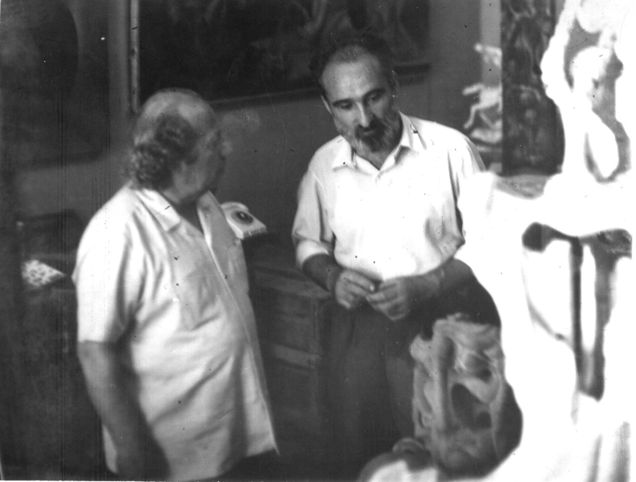  Երվանդ Քոչարը և Ալեքսանդր Գրիգորյանը  արվեստանոցում, Երևան, [1960-ականներ]