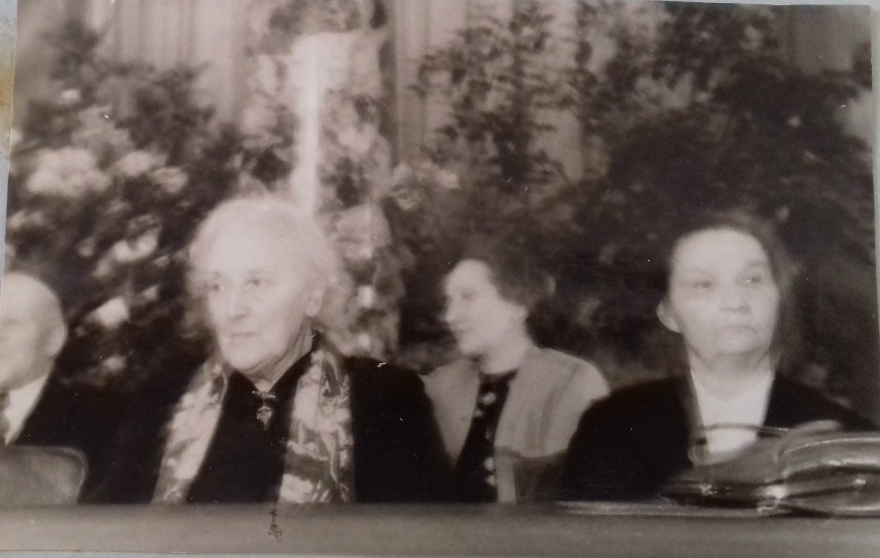 Ելիզավետա  Օրբելին և Ա. Տոնկիխը Լևոն Օրբելու 75-ամյակի տոնակատարությանը