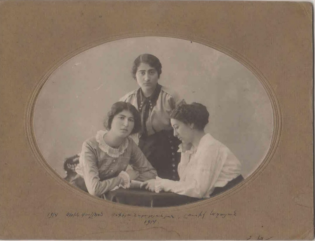 Ձախից աջ՝ Սիրիկ Դավթյան, Սոֆյա Հարությունյան, Լուսիկ Աղայան