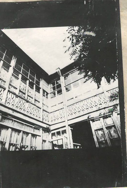Նեգատիվ՝ լուսանկարի. Ա. Խաչատրյանի թիֆլիսյան տան մի հատվածը՝ Կամոյի փ. (նախկին Վելիկոկնյաժեսկայա), որտեղ կոմպոզիտորն ապրել է մինչև 1921 թ.