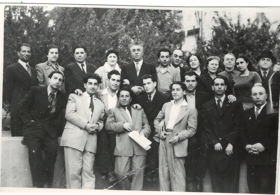 Նեգատիվ՝ լուսանկարի. Ա. Խաչատրյանը հայ մշակույթի և արվեստի գործիչների հետ