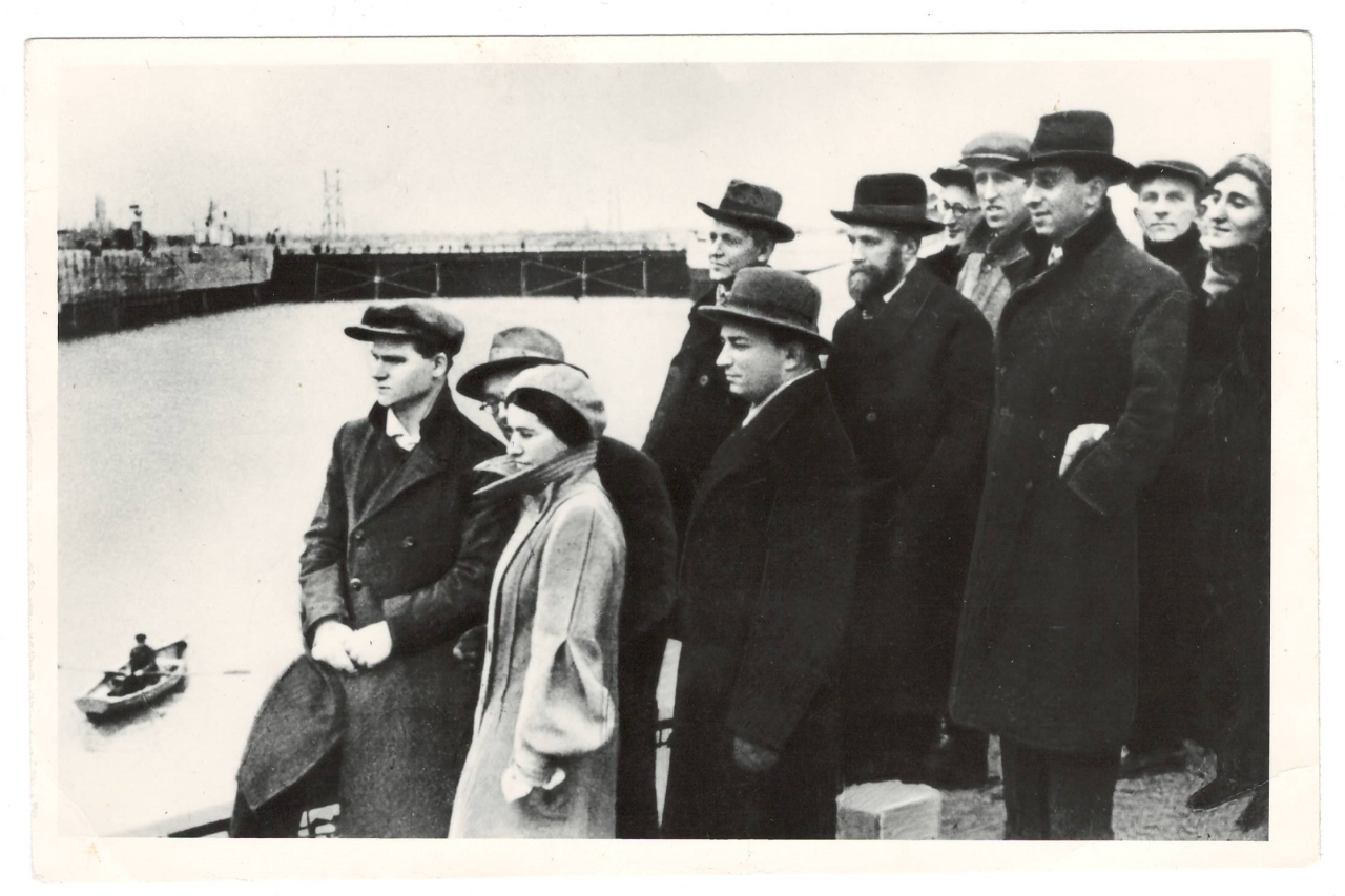 Լուսանկար. Ա.Խաչատրյանը մի խումբ Սովետական կոմպոզիտորների հետ՝  Մոսկվա-Վոլգա ջրանցքի  մոտ: