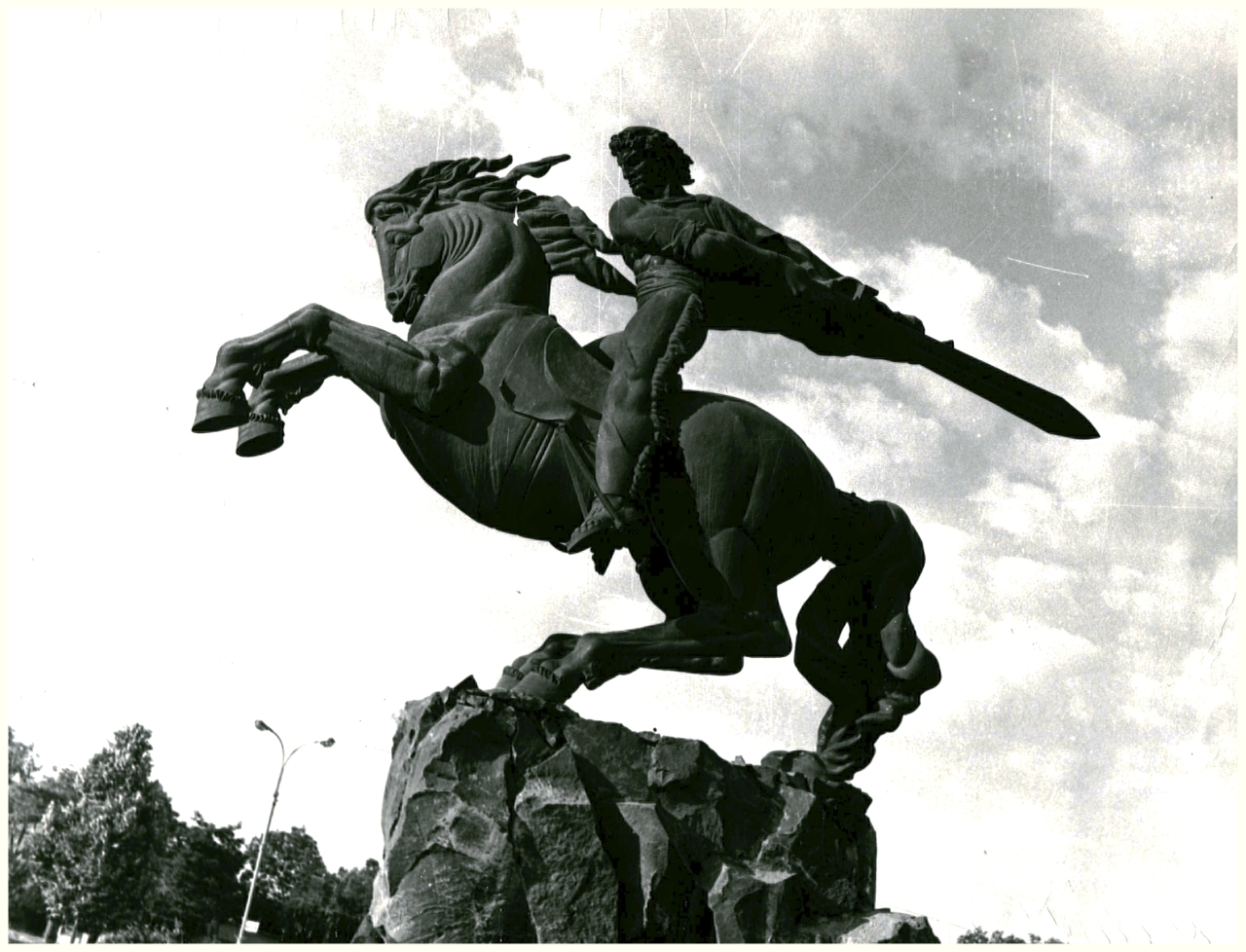 Սասունցի Դավիթի արձանը, 1959թ