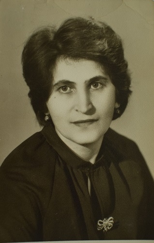 ՀԿԿ 28-րդ համագումարի պատգամավոր Նորա Դավթյան