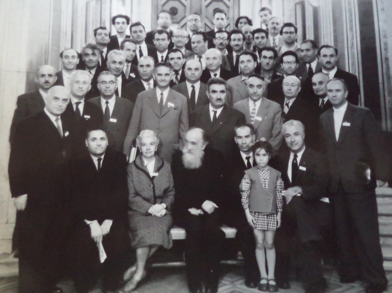 Հովսեփ  Օրբելին  էրմիտաժի աշխատակիցների հետ 