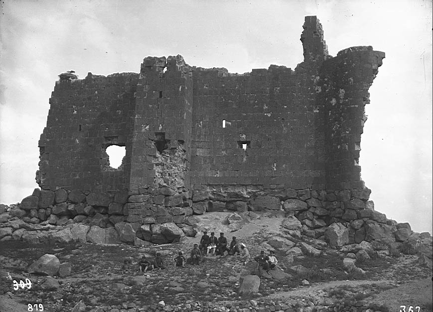 Գուսանագյուղի միջնադարյան ամրոցը 