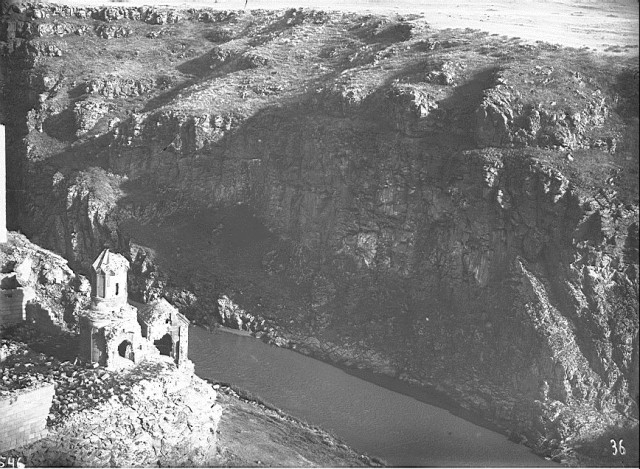 Անի. Ախուրյան գետը և Կուսանաց վանքը