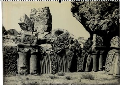  Զվարթնոց տաճարի քանդակազարդ բեկորների խումբ