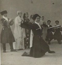 Դոնի Ռոստովի երգի- պարի անսամբլը ելույթի պահին