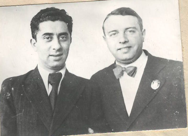 Նեգատիվ՝ լուսանկարի. Ա. Խաչատրյանը դաշնակահար Լ. Օբորինի հետ