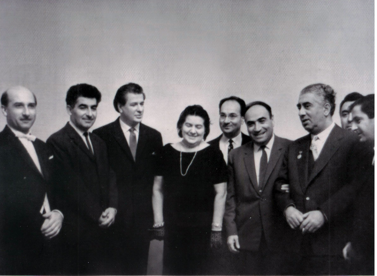 Լուսանկար.Ա. Խաչատրյանը կնոջ՝ Ն. Մակարովայի, կոմպոզիտոր Է. Միրզոյանի և այլոց հետ Երևանում  