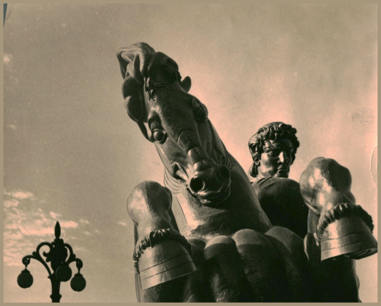 Սասունցի Դավիթի արձանը, 1959թ