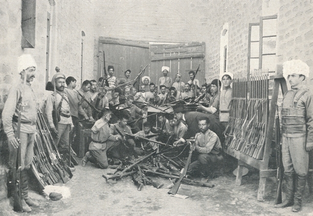 V գնդի զենքի արհեստանոցը   «Հայ կամաւորներ 1914-1916» ալբոմից