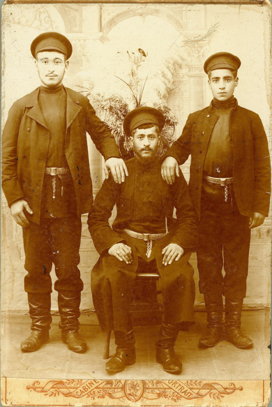 Ալեքսանդրապոլցի տղամարդիկ