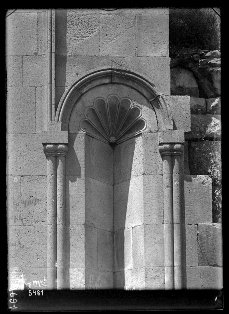 Կեչառիսի վանքային համալիր. Կաթողիկե եկեղեցու հարավային պատը