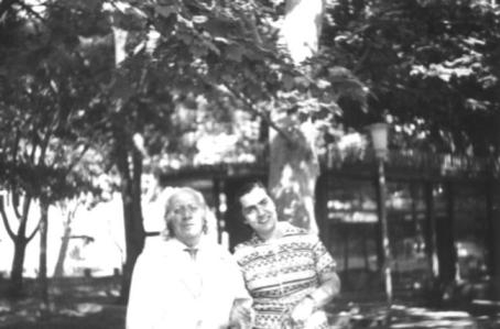 Ե. Քոչարը  և Նինել Ոսկանյանը, Երևան, 1971