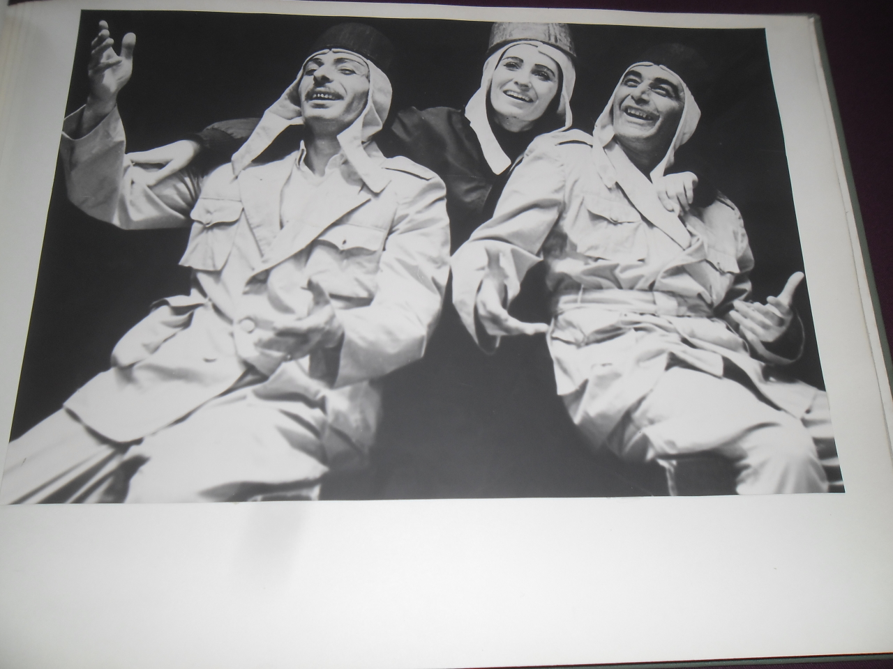  Լուսանկար՝  Վրույր Սեդրակի Առաքելյան (Արտիստ)  և ուրիշ   արտիստներ ներկայացման պահին