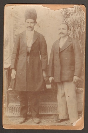Սահակ Խաչատրյանը (ձախ կողմում)