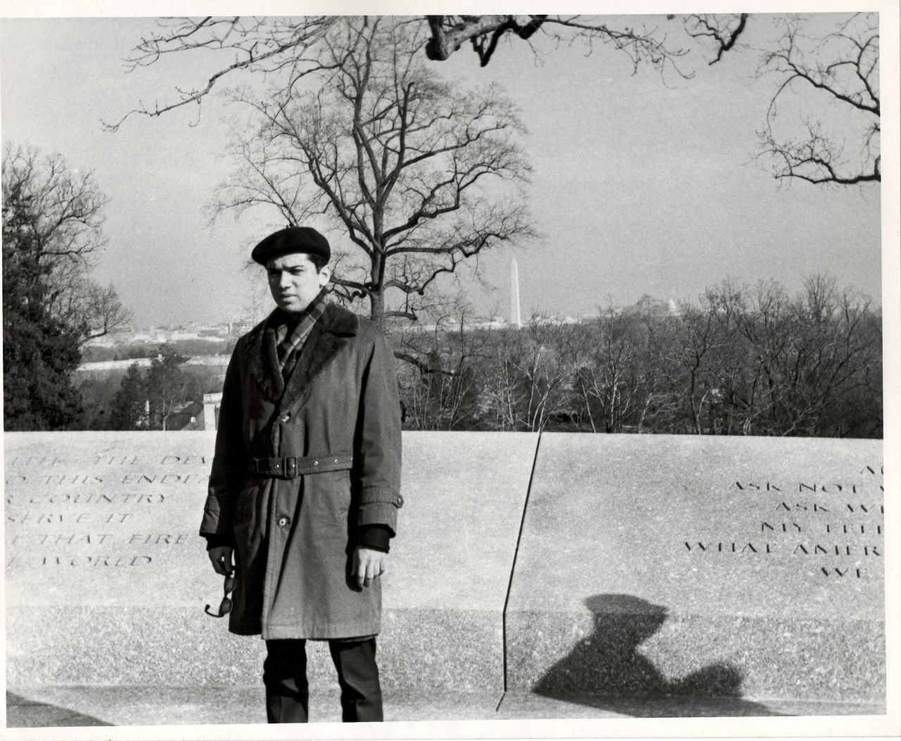 Լուսանկար. Կարեն Խաչատրյանը (Ա. Խաչատրյանի որդին) Վաշինգտոնի Արլինգտոն գերեզմանոցում