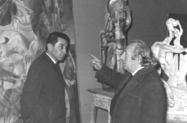 Ե. Քոչարը  Գրիգոր Հասրաթյանի հետ իր արվեստանոցում զրուցելիս, Երևան, 1971
