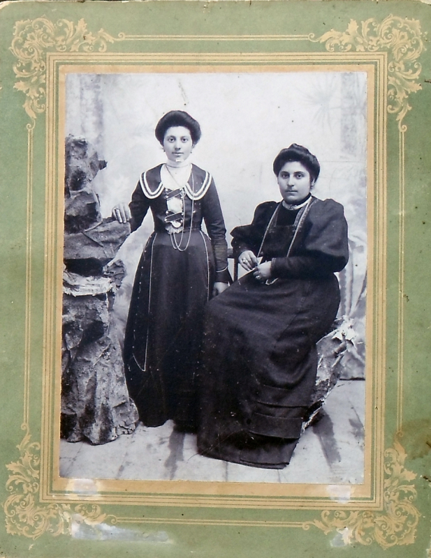 Լուսանկար Հռիփսիմե և Սալվինալ Տեր-Գևորգյանների