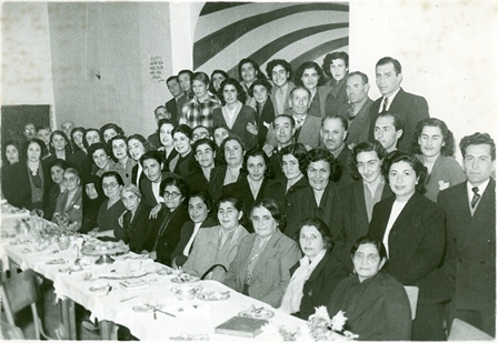 Կարմիր խաչի ընկերության և Հայ կանանց գթության միության անդամները