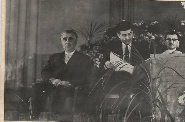 Նեգատիվ ՝ լուսանկարի ՝ Ա.Խաչատրյանը   կոմպոզիտոր Էդվարդ Միրզոյանի և գրող Գևորգ Էմինի հետ ՝ իր ծննդյան 60-ամյակին նվիրված երեկոյի ժամանակ