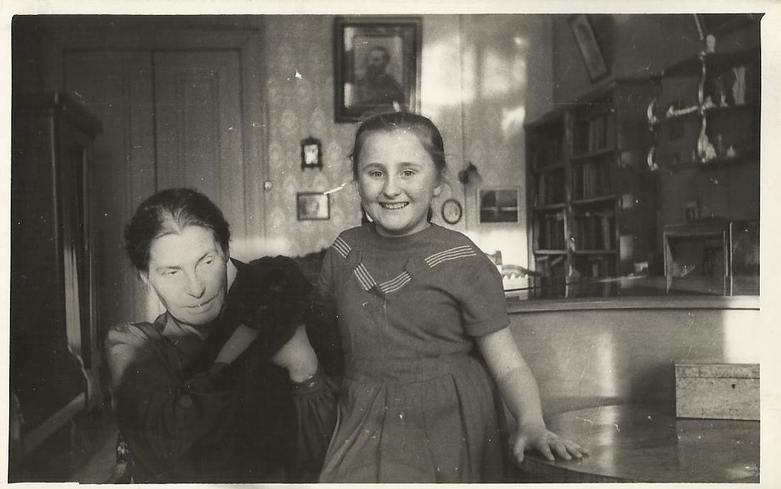 Ռուսուդանա Օրբելին դստեր՝  Օլգա Մանդրիկայի  հետ