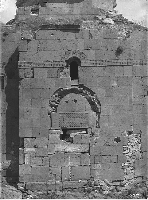 Խծկոնք վանքի Սուրբ Կարապետ եկեղեցու արևմտյան պատը