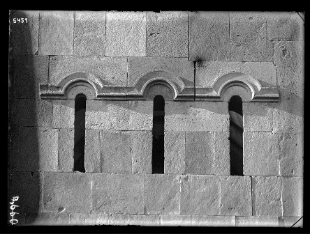 Կեչառիսի վանքային համալիր. Սուրբ Գրիգոր Լուսավորիչ եկեղեցու հյուսիսային ճակատի լուսամուտները