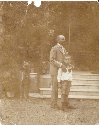 Սպենդիարյանը Լյոսյայի հետ Յալթայի տան այգում