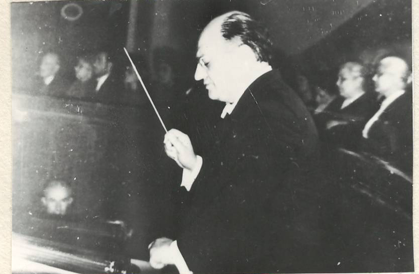 Նեգատիվ՝ Ա. Մելիք-Փաշաևի  լուսանկարի (Մոսկվայի Մեծ թատրոնի սիմֆոնիկ նվագախմբի դիրիժոր)