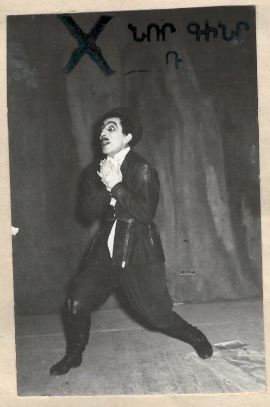 Նեգատիվ` լուսանկարի. Ա.Խաչատրյանի «Գայանե» բալետի երևանյան պրեմիերայից տեսարան