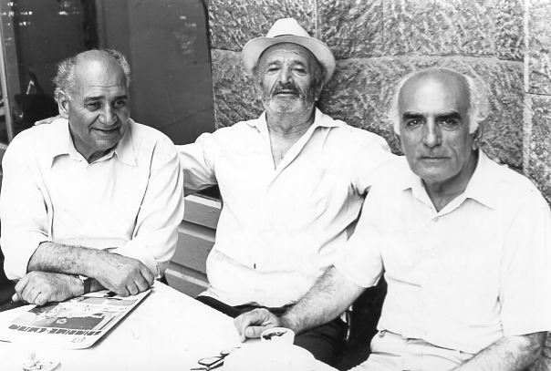 աջից ձախ՝ Արարատ Բարսեղյան, Հովհաննես Ավագյան, ճարտարապետ Գագիկ…
