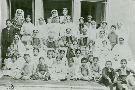 Բժիշկ Պողոս Պետրոսյանի գերդաստանի կանայք և երեխաները