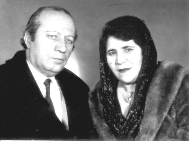 Ե. Քոչարը կնոջ՝  Մանիկի հետ,  հունվար, 1963 