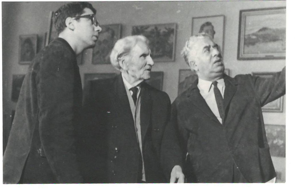 Նեգատիվ՝ լուսանկարի. Ա. Խաչատրյանը որդու՝ Կարենի և Մ. Սարյանի հետ 