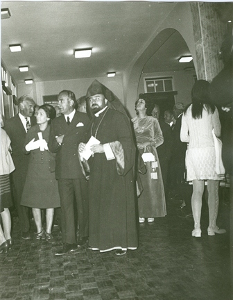 Նոր Ջուղայի Սուրբ Ամենափրկիչ վանքի թանգարանի բացմանը հրավիրված հյուրերը
