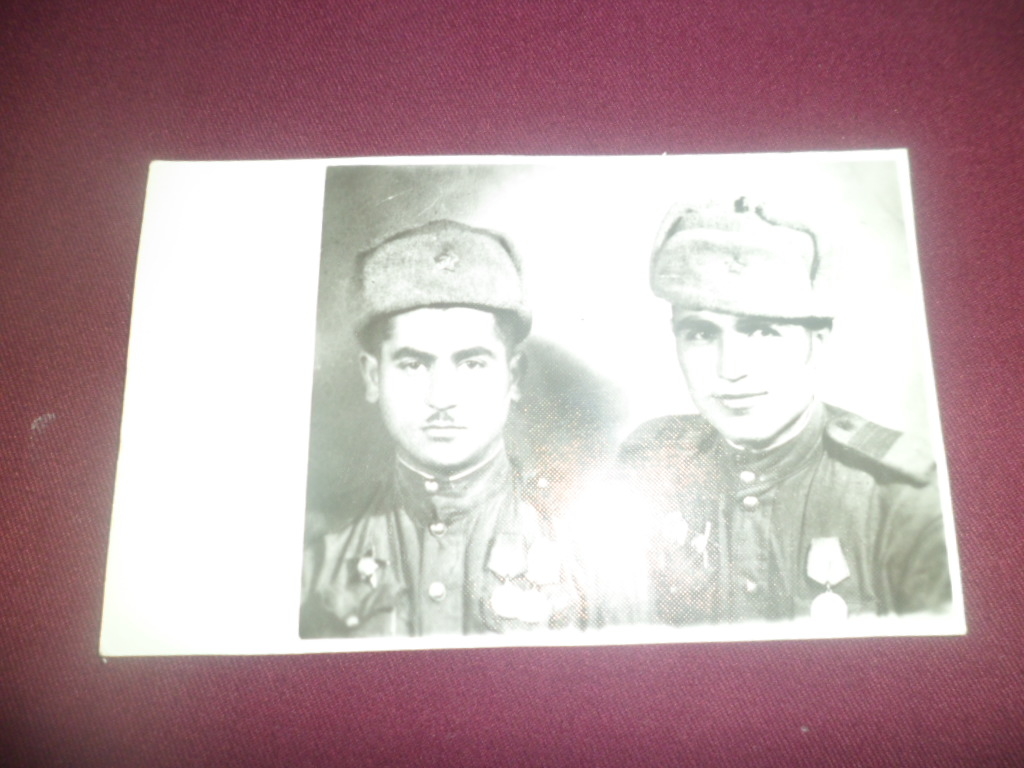  Գուրգեն Հարությունի Ղազեյանը (Հայրենական պատերազմի մասնակից,վետերան) ընկերոջ հետ