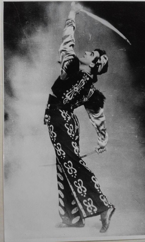 Ալբոմ ՝ լուսանկարների՝ Ա.Խաչատրյանի ծննդյան 70-ամյակին նվիրված Մոսկվայի  կոնսերվատորիայի Մեծ դահլիճում կազմակերպված ֆոտոցուցահանդեսից . 22-րդ էջը