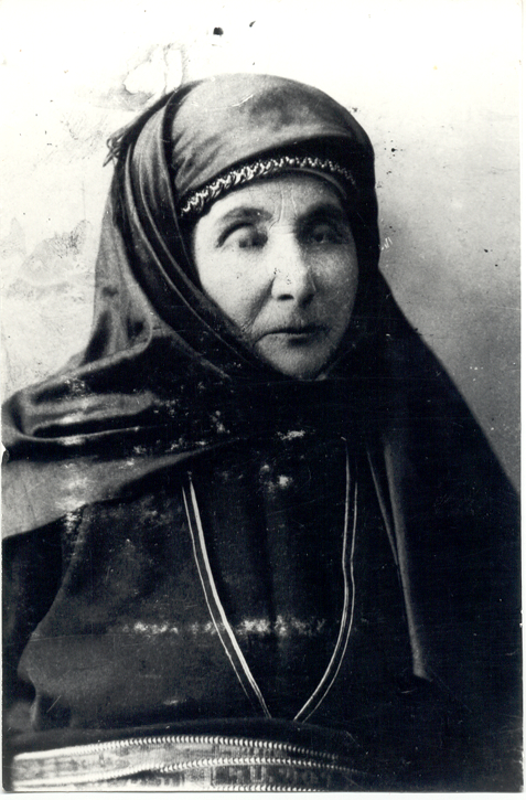 Ալմաստ  Իսահակյան՝ Իսահակյանի մայրը