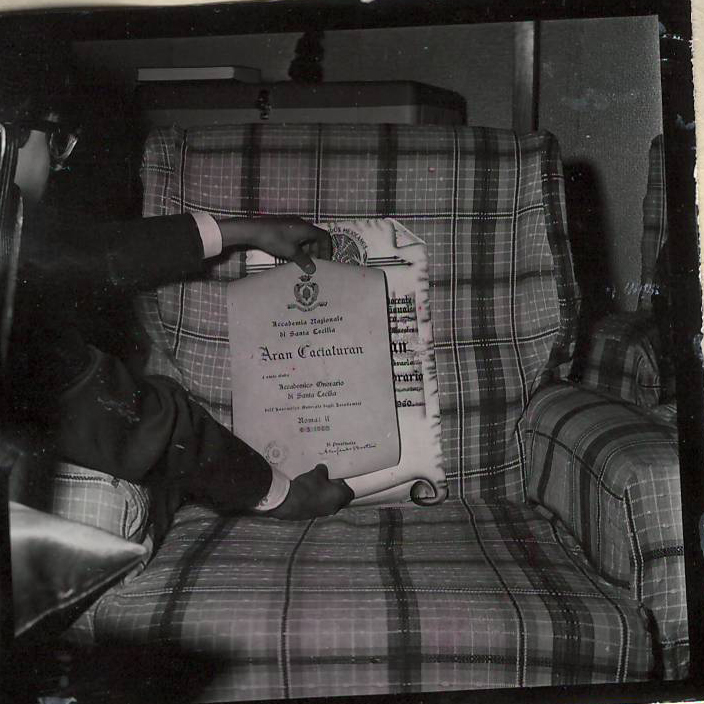 Նեգատիվ ՝ Ա.Խաչատրյանի  «Սանտա Չեչիլիա» երաժշտական ակադեմիայի պատվավոր պրոֆեսորի դիպլոմի լուսանկարի, (Հռոմ, 1960 թ.)