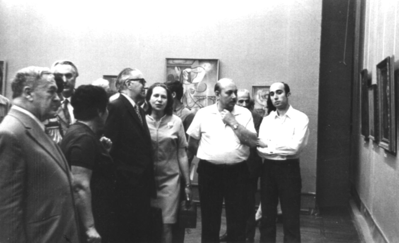 Մի դրվագ Թբիլիսիում բացված Երվանդ Քոչարի անհատական ցուցահանդեսից,  Թբիլիսի, 1974