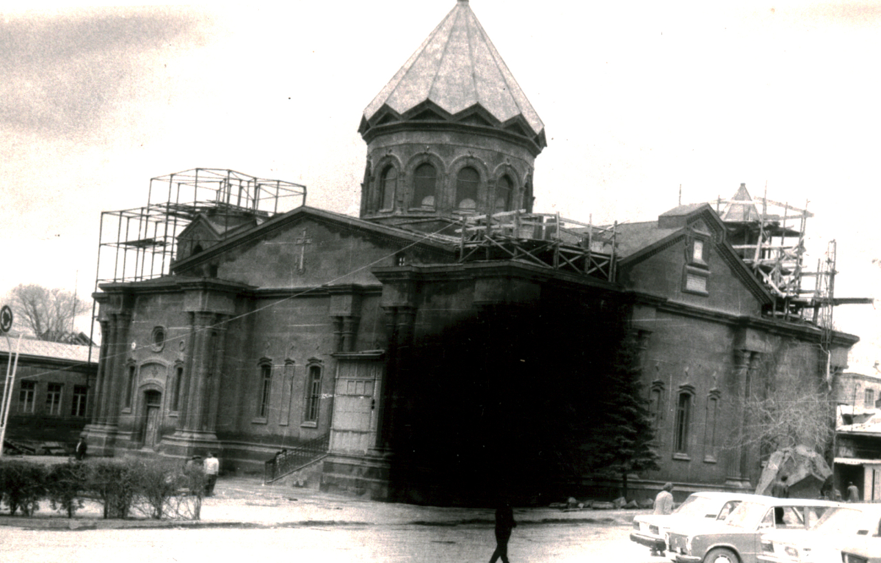 Սուրբ Աստվածածին ( 7 վերք ) եկեղեցու վերակառուցման  աշխատանքները,1990 թ.